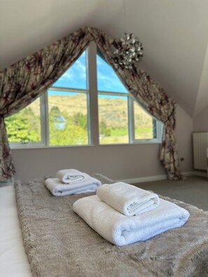 4 bedrooms, iron/ironing board, bed sheets - Fells - Four Bedroom House, Sleeps 8 (Chapel Stile)
