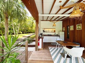 Bungalow - privat pool - udsigt til pool | Udendørs spisemuligheder