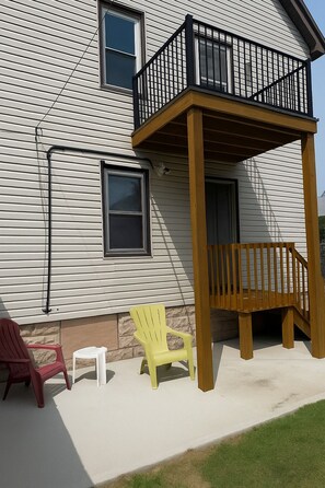 Terrace/patio - ALL INCLUSIVE Clean, Safe, and Furnished for those seeking a home away from home (Buffalo)