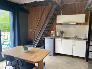 Fridge, oven