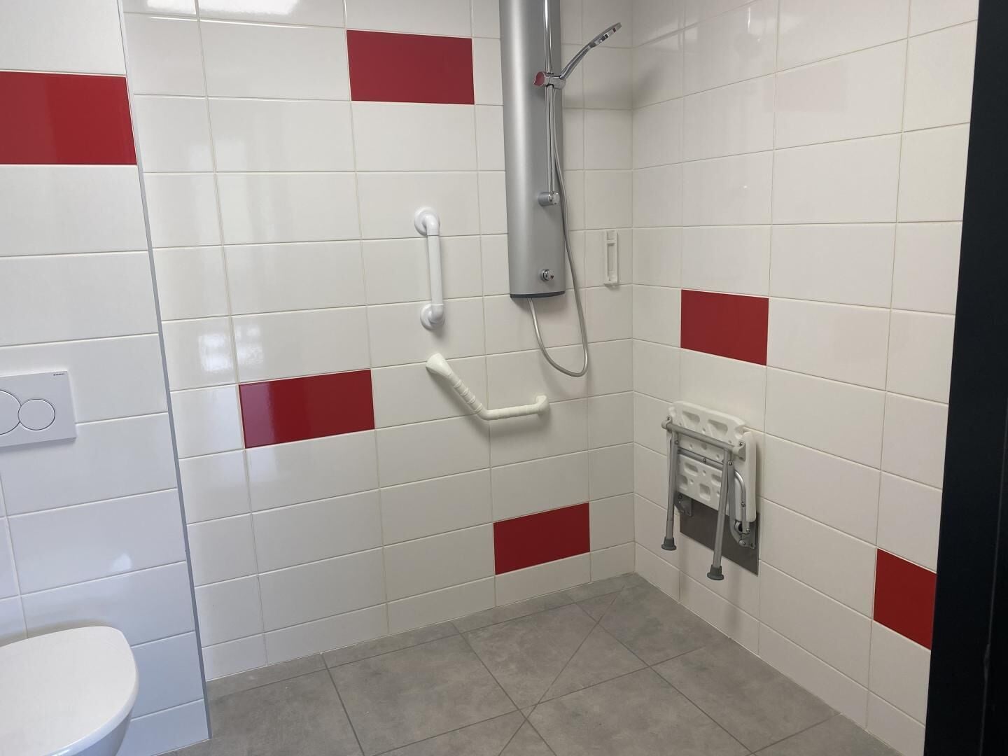 Shower, towels