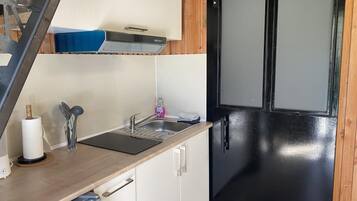 Fridge, oven