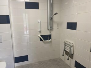 Shower, towels