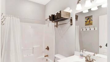 Shower, jetted tub, hair dryer, towels