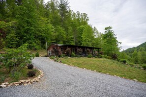 Exterior - The Outdoor Inn (Lenoir)