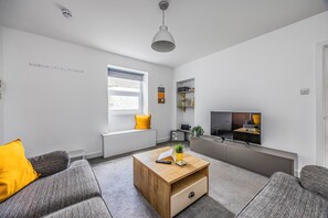 Living area - Gorgeous, Coastal, Family Flat - Pass the Keys (Bognor Regis)