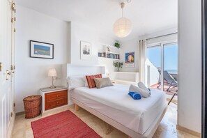 3 bedrooms, iron/ironing board, free WiFi, bed sheets - 3 Bed with Panoramic Sea views - Pass the Keys (Fuengirola)