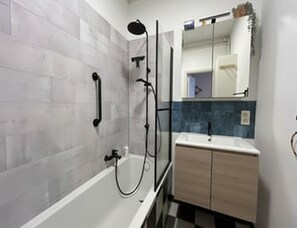 Apartment | Bathroom - Seafront Belgium Apartment for 4 (Blankenberge)