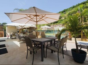 Outdoor dining - Aguas Termales Las 3 Ranitas (San Juan Cosalá)