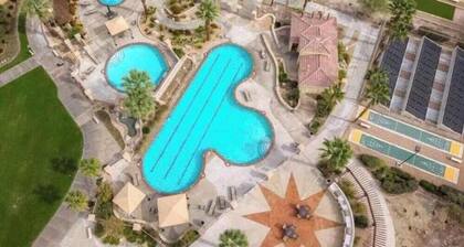 Cozy 2-bedroom cabin with AC in beautiful Palm Desert
