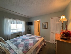 2 bedrooms, desk, iron/ironing board, travel crib