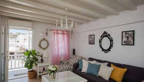 Apartment | Living room - Traditional House in Mykonos Centre (Mykonos)
