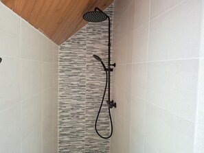 House | Bathroom - Breton Stone Cottage by Sandy Beaches (Landeda)