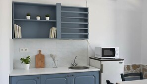 Apartment | Private kitchen - Santorini Stay With Hot Tub (Patmos)