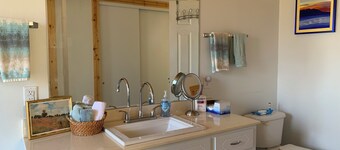 4-bedroom 3 bath house in Heber Springs with cool AC