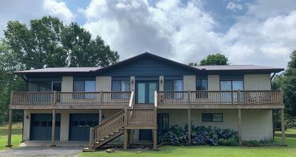 4-bedroom 3 bath house in Heber Springs with cool AC