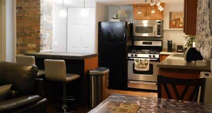 2 Bed Apartment in the Heart of historic downtown Provo