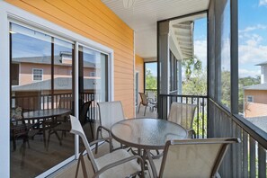 Outdoor dining - Vacation Dreams at Bahama Bay (Davenport)