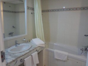 Basic Double Room | Bathroom - Zenith Hammamet (Hammamet)