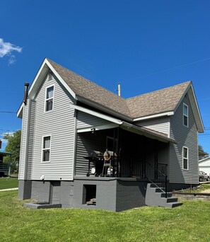 Exterior - Charming 3-bedroom house in Barnesville with cool AC breeze (Barnesville)