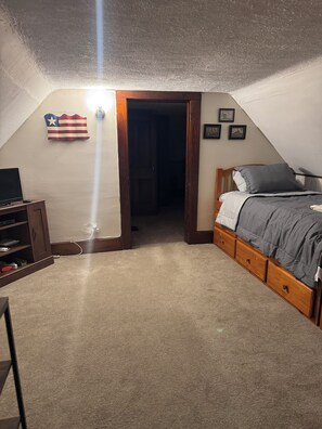 3 chambres, bureau, Wi-Fi gratuit, draps fournis