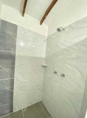 Shower, hair dryer, bidet, towels - Apartment comfort your home in Medellín (Medellín)
