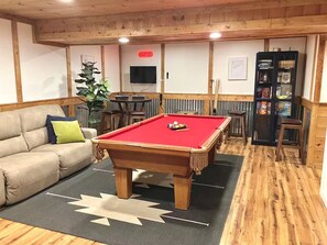 Games room - Fox Hollow Hideaway - Cabin (Gatlinburg)