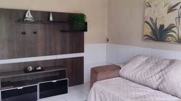 1 bedroom, bed sheets