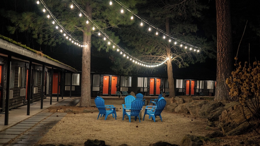 Trailhead Lodge