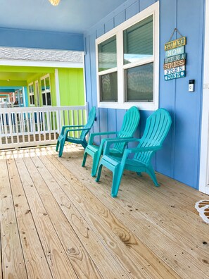 Terrace/patio - Drunken Marlin, Private pool, minutes from the beach, Pet friendly (Port Aransas)