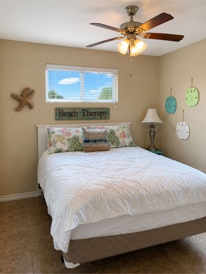 3 bedrooms, iron/ironing board, WiFi, bed sheets - Drunken Marlin, Private pool, minutes from the beach, Pet friendly (Port Aransas)