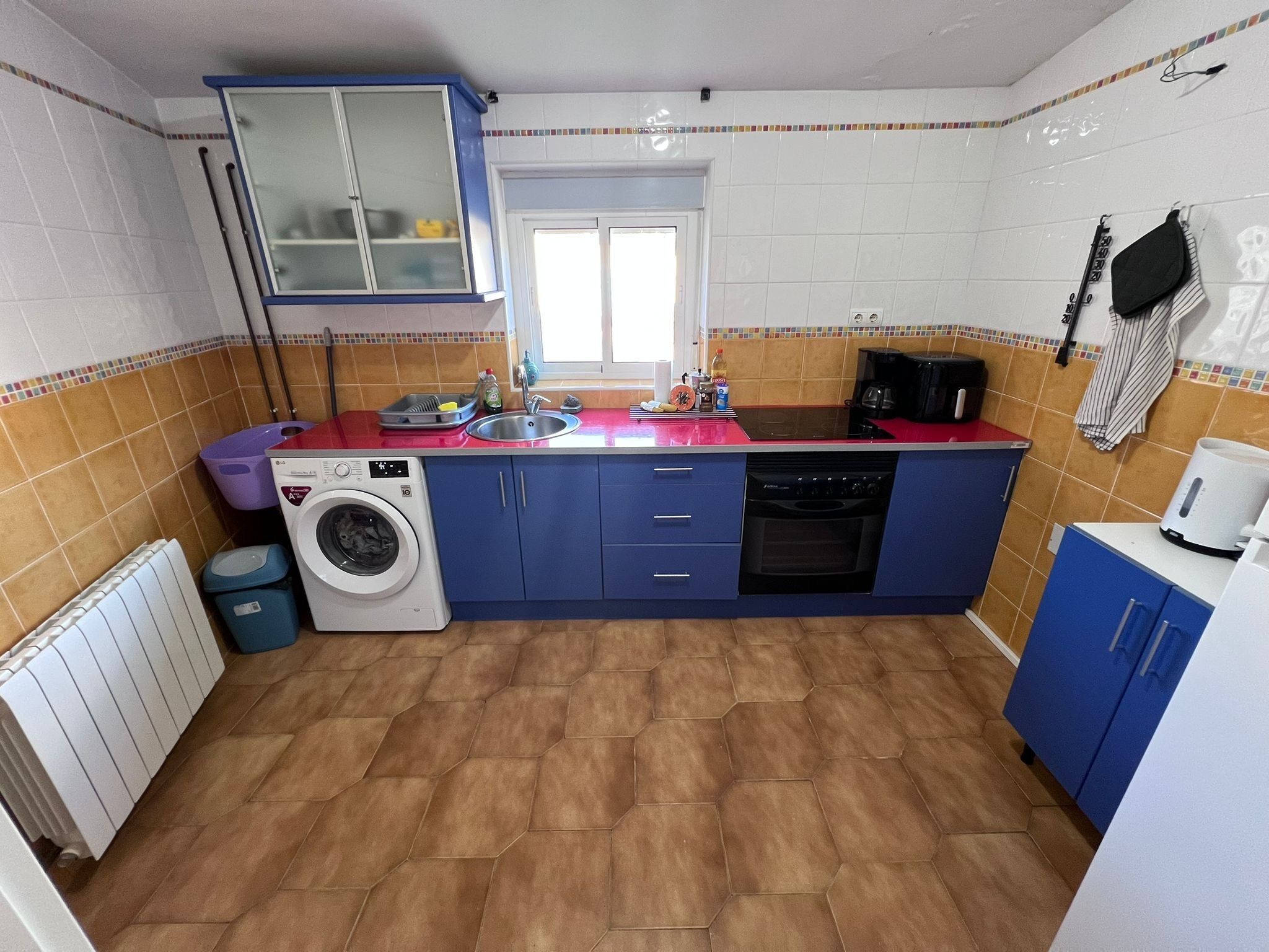 Microondas y placa de cocina