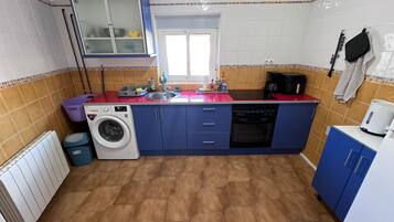 Microondas y placa de cocina
