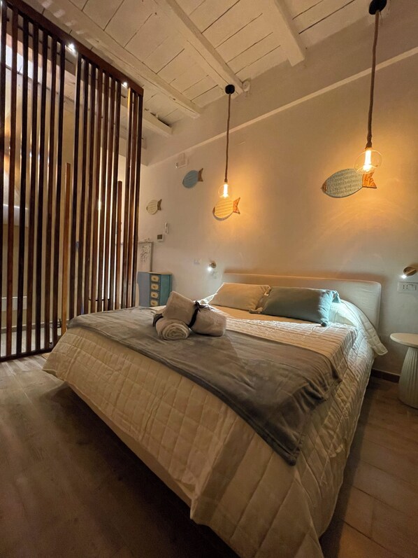 WiFi, bed sheets