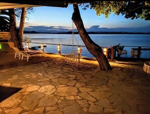 Terrace/patio - Beachfront Private house in Vourvourou, Chalkidiki with amazing view (Vourvourou)