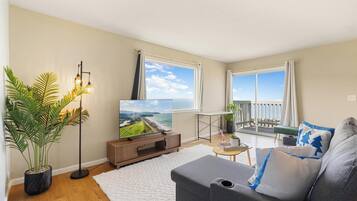 Appartement Familial, 2 chambres, balcon, vue océan | Coin séjour