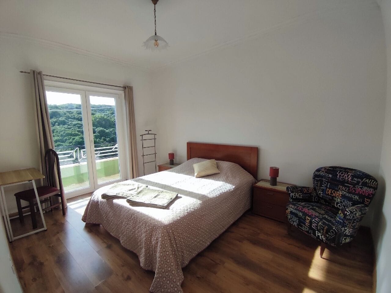4 bedrooms, in-room safe, desk, free WiFi