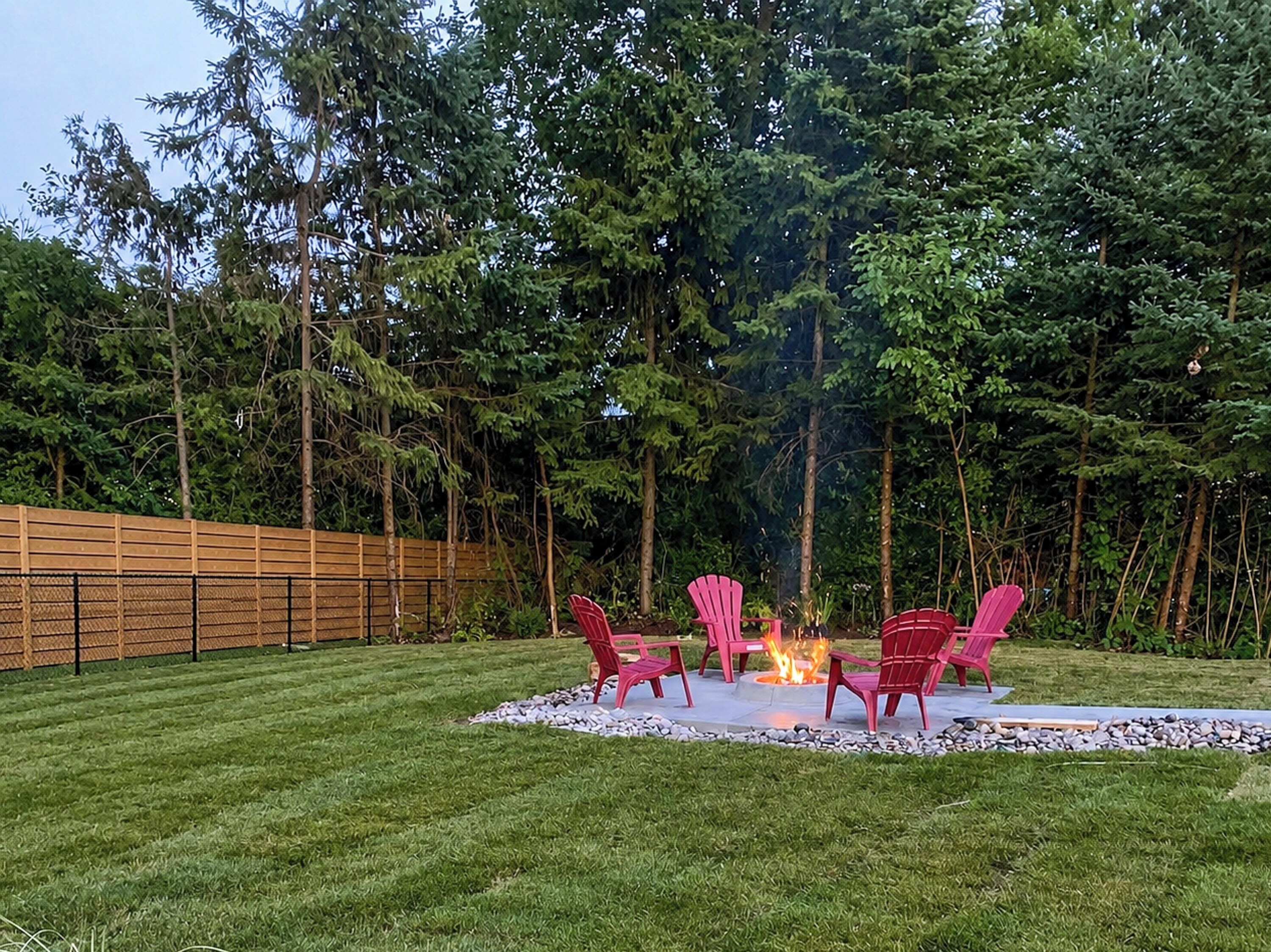 Imagine summer evenings around the campfire!