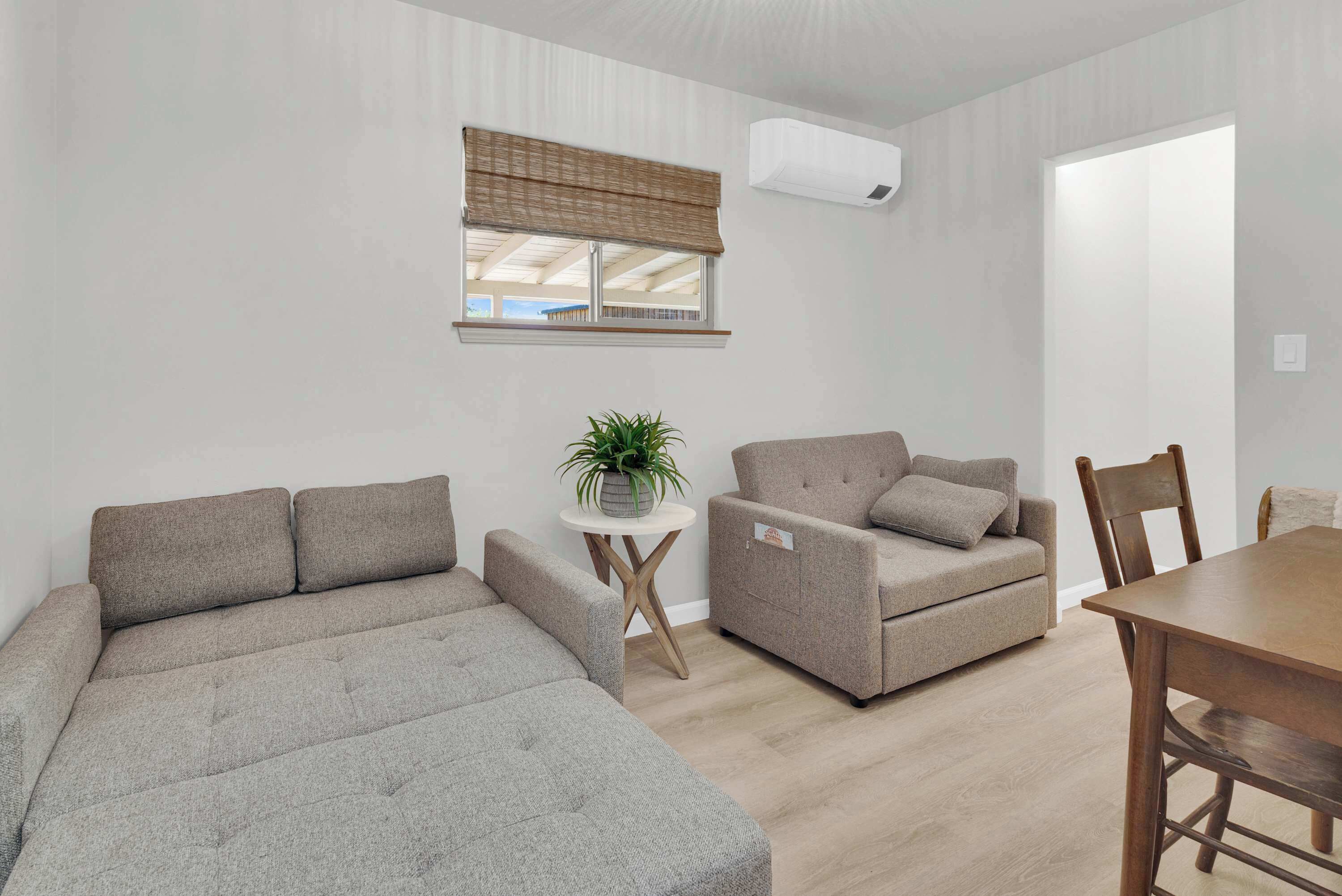 TV, caminetto, studio