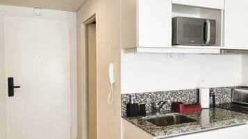 Coffee/tea maker, fridge, microwave, electric kettle