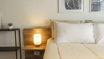 Iron/ironing board, WiFi (free), bed sheets
