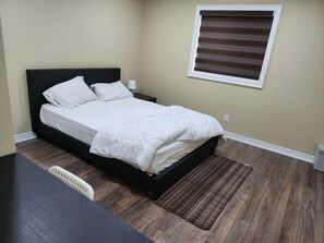 6 bedrooms, WiFi, bed sheets