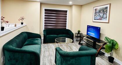 Stunning Detached Six-bedroom house with attached washroom