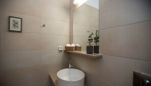 Apartment | Bathroom - Mykonos Town Home for Two (Mykonos)