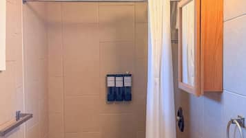 Shower, towels, shampoo