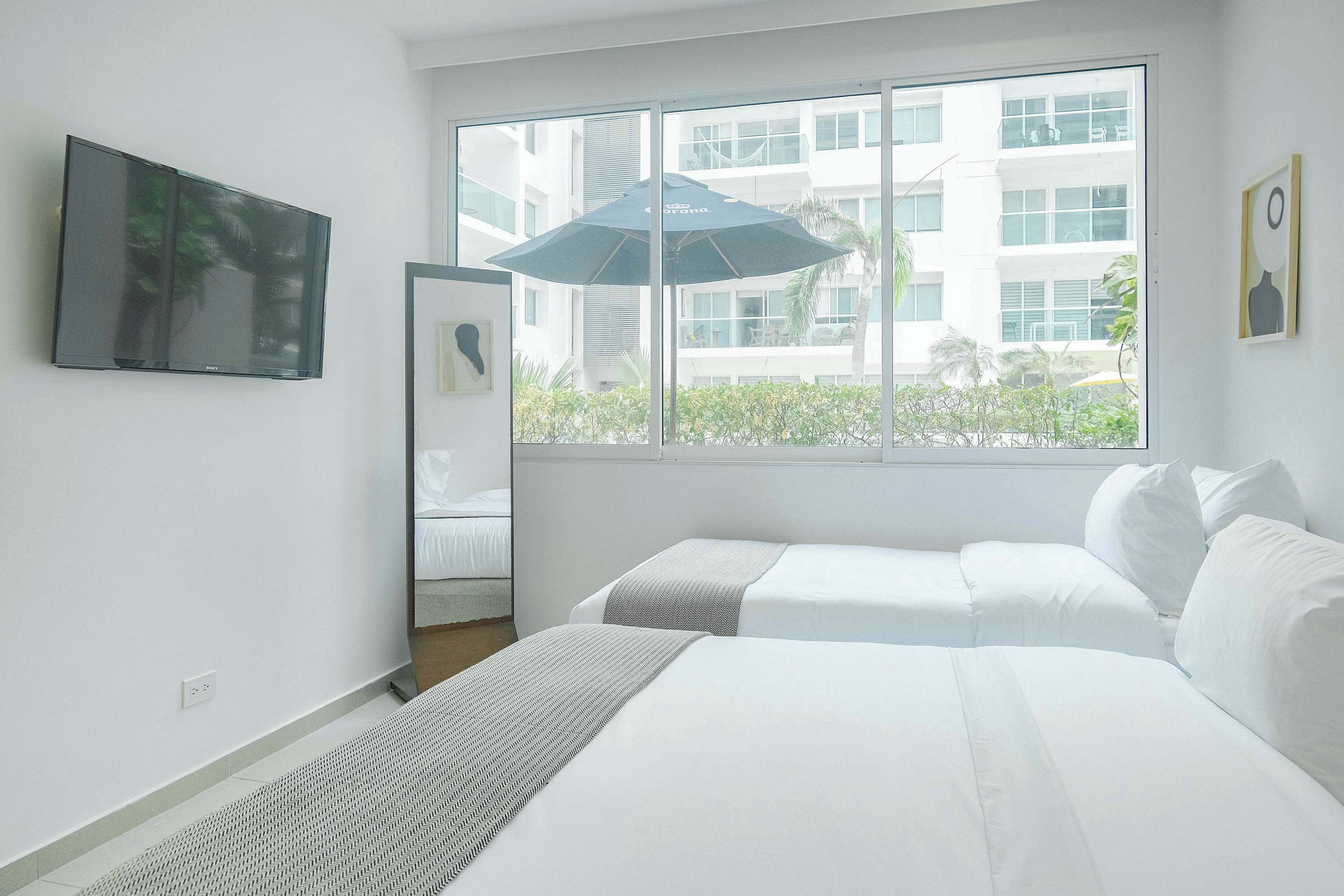 Iron/ironing board, WiFi, bed sheets