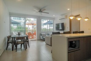 TV - w* | Deluxe 2BR w/ Terrace & A/C in Morros (Cartagena de Indias)