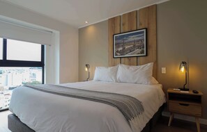 2 bedrooms, iron/ironing board, WiFi, bed sheets - w* | Cityview 2BR w/ Balcony in Miraflores (Miraflores)