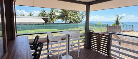 Superior Bungalow, Beach View | Outdoor dining