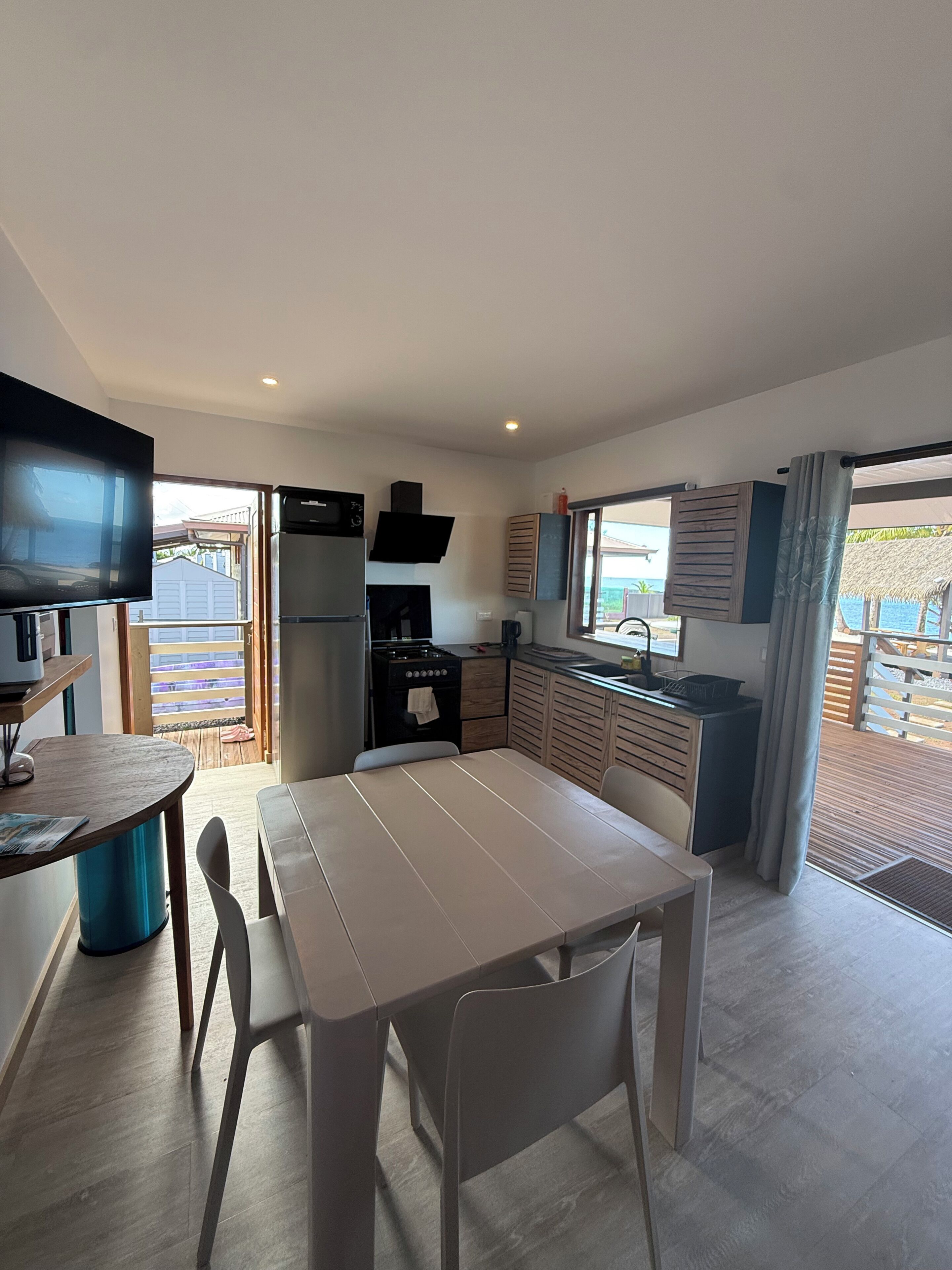 Superior Bungalow, Beach View | Private kitchen